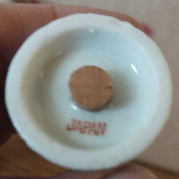 Vintage Luster Ware Salt and Pepper Shakers - Picture 2 of 7